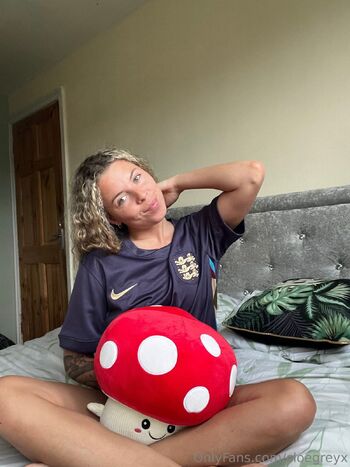 FREE PAGE / cloegreyx nude photo #26