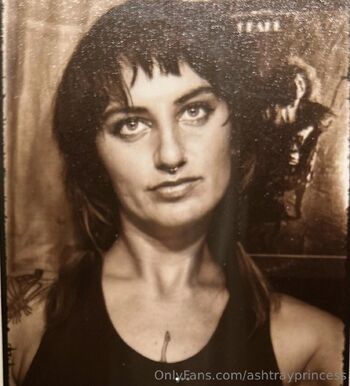 kyli / clownprincesskylie nude photo #16