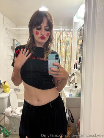 kyli / clownprincesskylie nude photo #35
