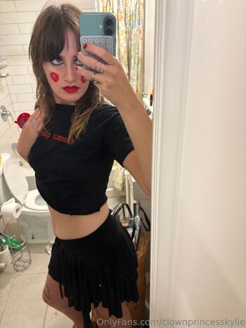 kyli / clownprincesskylie nude photo #36