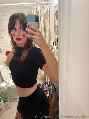 kyli / clownprincesskylie nude photo #37