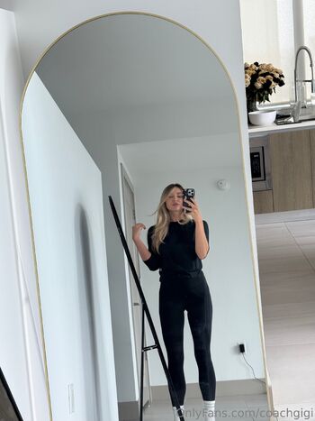 Gig / coachgigi nude photo #1