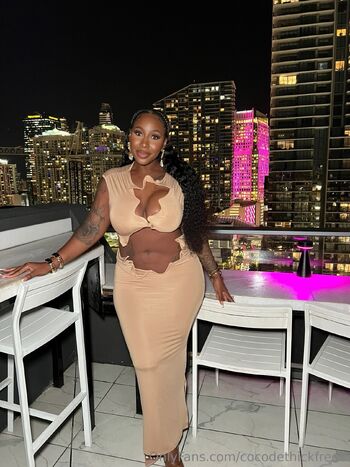 Coco de thick / cocodethickfreee nude photo #3