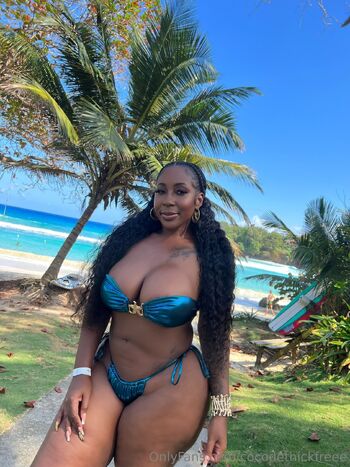 Coco de thick / cocodethickfreee nude photo #11