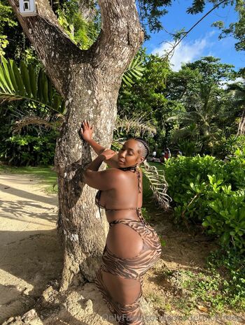 Coco de thick / cocodethickfreee nude photo #27