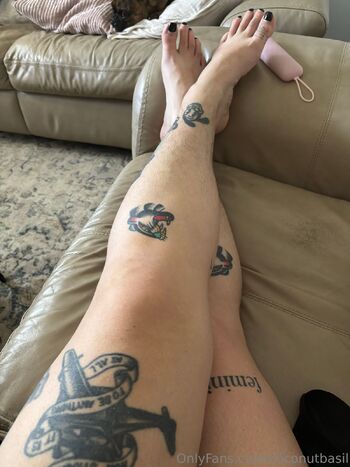 OnlyFans / coconutbasil nude photo #6