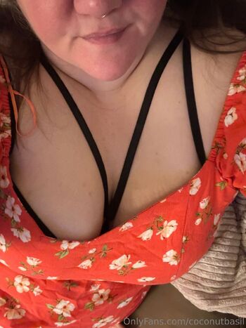 OnlyFans / coconutbasil nude photo #10