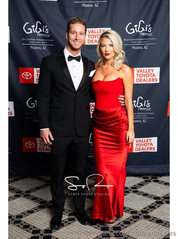 Kaylee Cod / codyandkales nude photo #9