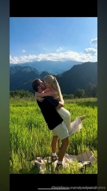 Kaylee Cod / codyandkales nude photo #21