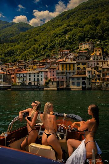 Kaylee Cod / codyandkales nude photo #23