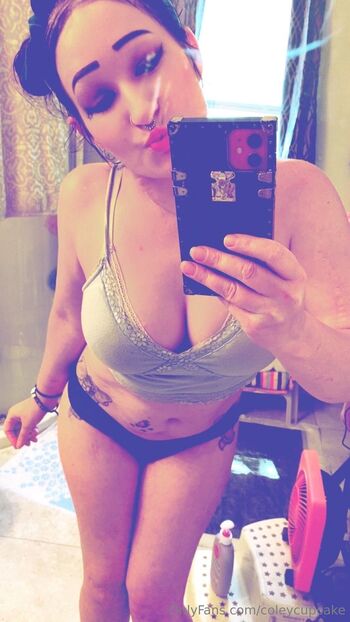 ColeyCupCak / coleycupcake nude photo #1