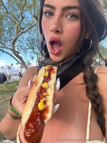 Collee / colleen.333 nude photo #9