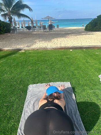 Collee / colleen.333 nude photo #33