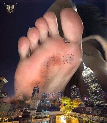 LuxxxTheFo / comfyqueen / hvnny.bvnny / .comfy.queen / comfyqueen19 nude photo #5