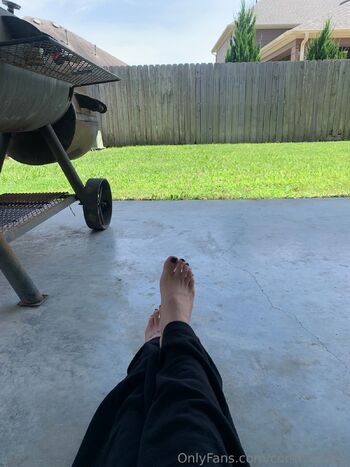 LuxxxTheFo / comfyqueen / hvnny.bvnny / .comfy.queen / comfyqueen19 nude photo #6