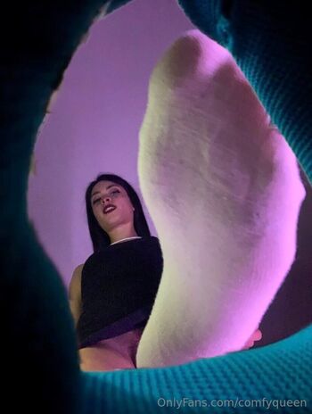 LuxxxTheFo / comfyqueen / hvnny.bvnny / .comfy.queen / comfyqueen19 nude photo #9