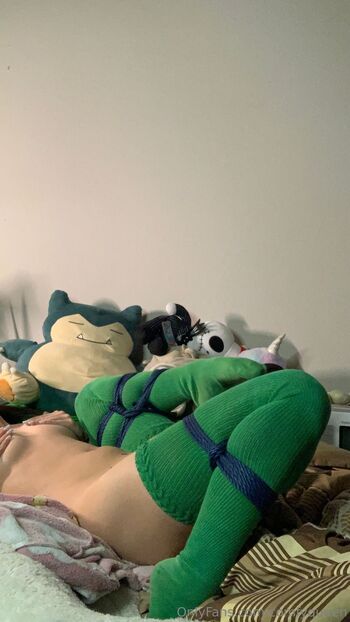 LuxxxTheFo / comfyqueen / hvnny.bvnny / .comfy.queen / comfyqueen19 nude photo #16