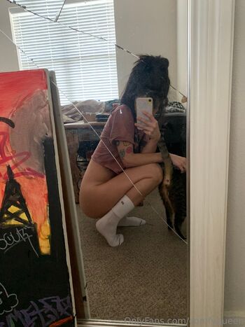 LuxxxTheFo / comfyqueen / hvnny.bvnny / .comfy.queen / comfyqueen19 nude photo #21