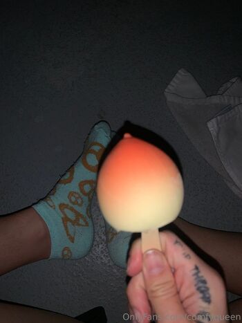 LuxxxTheFo / comfyqueen / hvnny.bvnny / .comfy.queen / comfyqueen19 nude photo #32