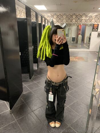 LuxxxTheFo / comfyqueen / hvnny.bvnny / .comfy.queen / comfyqueen19 nude photo #36