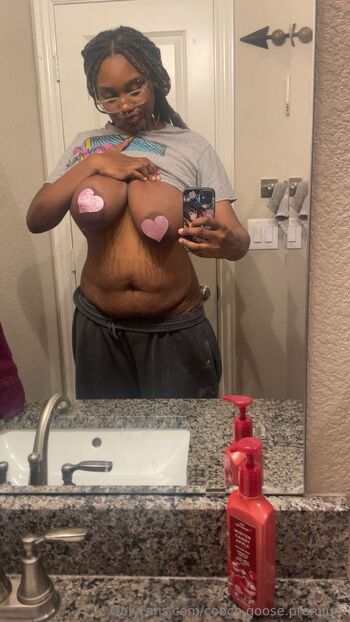 Kevi / cooch.goose.premium nude photo #16