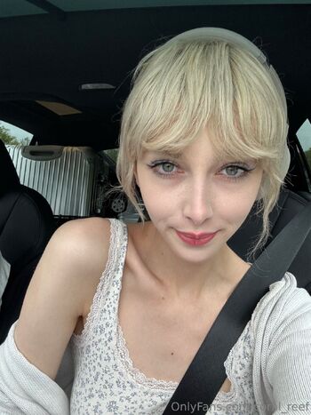 Ann / coral_reef nude photo #1