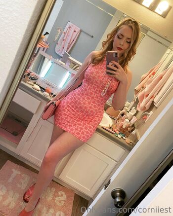 Courtney / corniiest nude photo #34