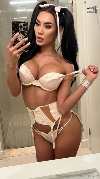 Corri / corrieyee nude photo #10