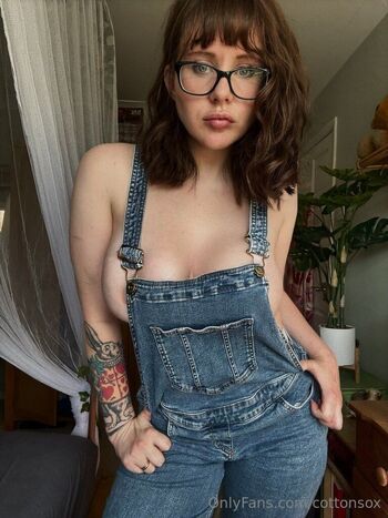Alice CottonSo / cottonsox nude photo #28
