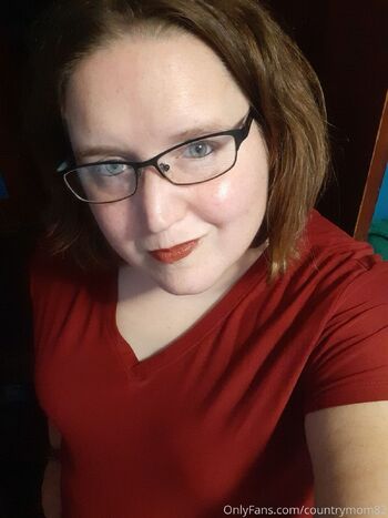 Amber / countrymom82 nude photo #3
