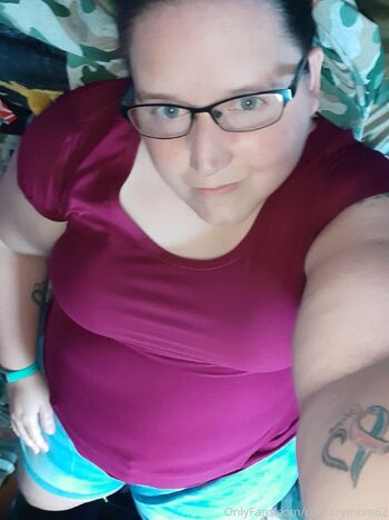 Amber / countrymom82 nude photo #5