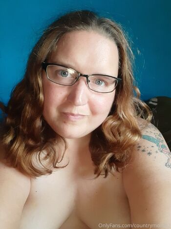 Amber / countrymom82 nude photo #7
