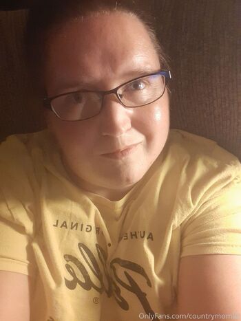 Amber / countrymom82 nude photo #8