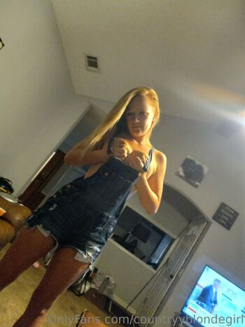 Countryyblondegir / countryyblondegirl nude photo #36