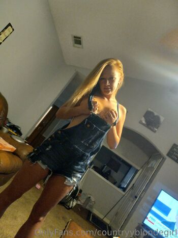 Countryyblondegir / countryyblondegirl nude photo #37