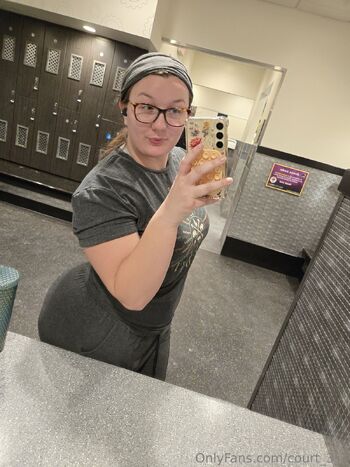 Cour / court_3_3 nude photo #2