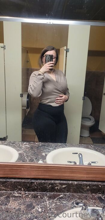 Cour / court_3_3 nude photo #15