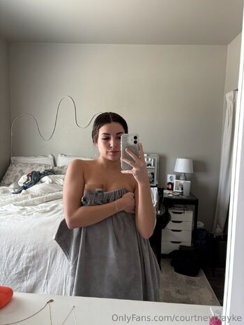 Courtney Blayk / courtneyblayke nude photo #12