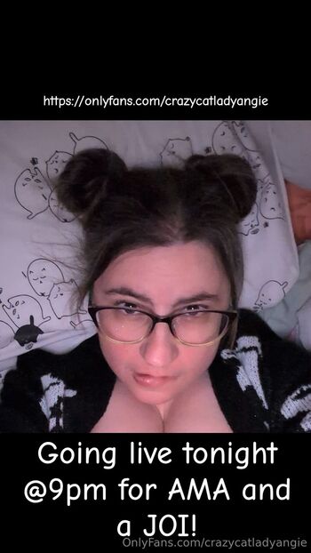 crazycatladyangi / crazycatladyangie nude photo #2