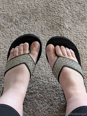 crazycatladyangi / crazycatladyangie nude photo #3