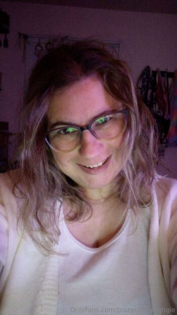 crazycatladyangi / crazycatladyangie nude photo #12