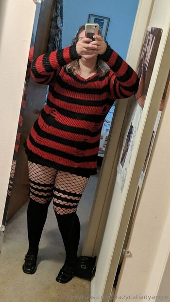 crazycatladyangi / crazycatladyangie nude photo #15