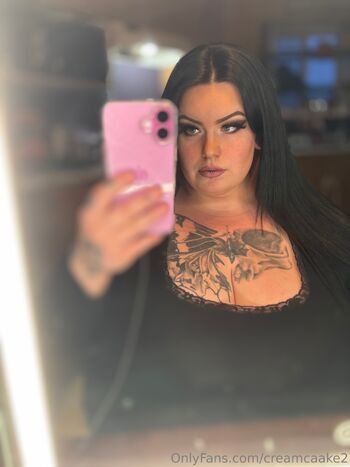 OnlyFans / creamcaake2 nude photo #2