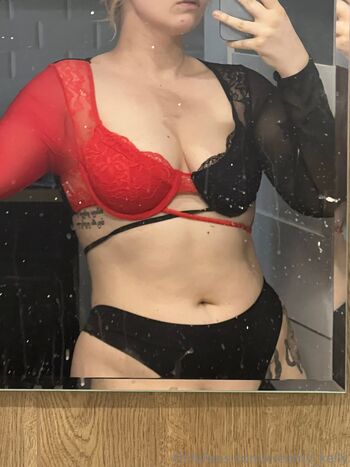 Kelly SEXTING queen / creamy_kelly nude photo #5