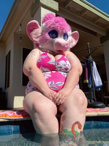 pink cow gf / creamycowtails nude photo #2