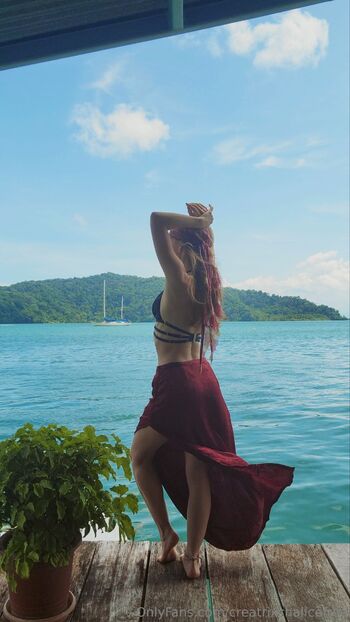 Goddess Creatrix Chalice FRE / creatrixchalicefree nude photo #1