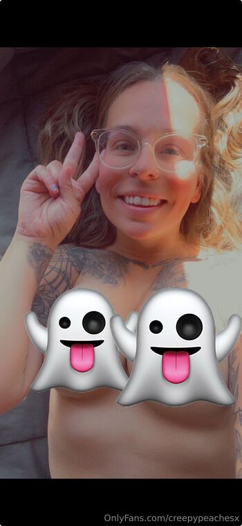 Creepy Peache / creepypeachesx nude photo #1