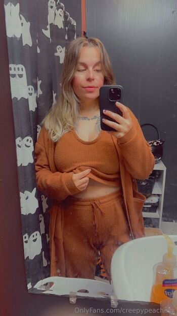 Creepy Peache / creepypeachesx nude photo #26