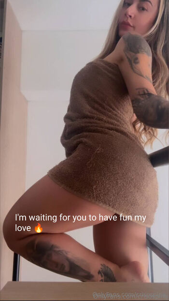 𝐂𝐑𝐈𝐒 𝐎𝐒𝐏𝐈𝐍𝐀 / crisospina nude photo #13