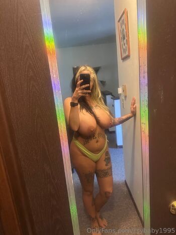 Cry Baby / crybaby1995 / cheyrosexxof nude photo #1